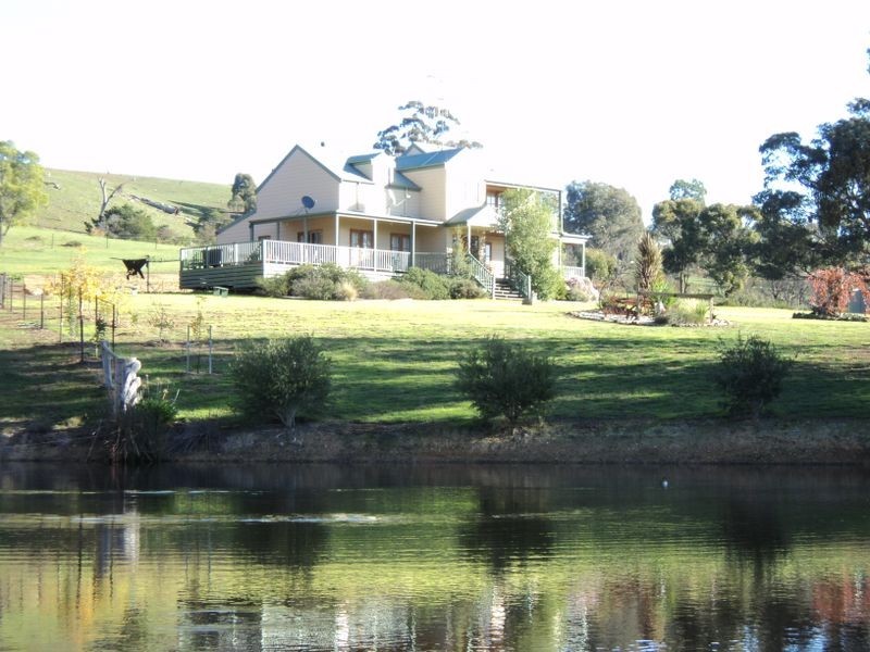 160 Neill Rd, Clonbinane VIC 3658