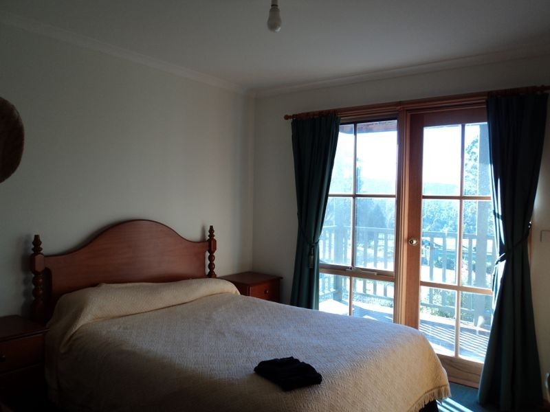 160 Neill Rd, Clonbinane VIC 3658