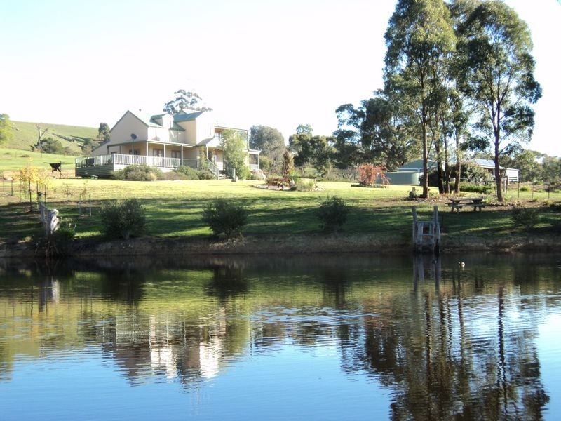 160 Neill Rd, Clonbinane VIC 3658