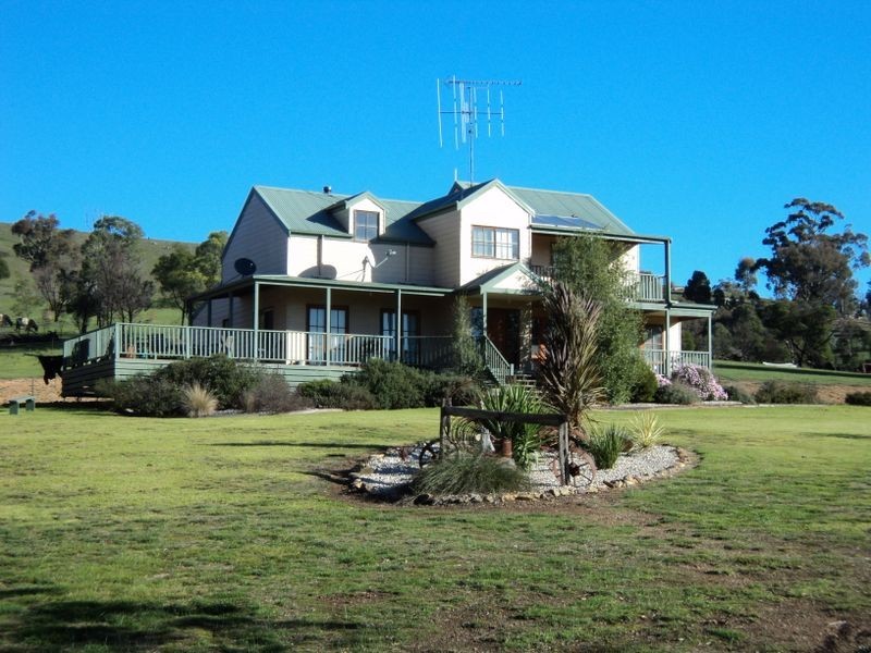 160 Neill Rd, Clonbinane VIC 3658