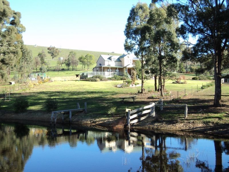 160 Neill Rd, Clonbinane VIC 3658