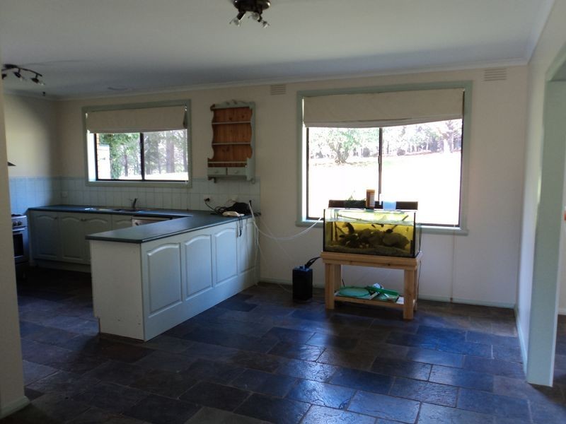 20 Scullys Lane, Broadford VIC 3658