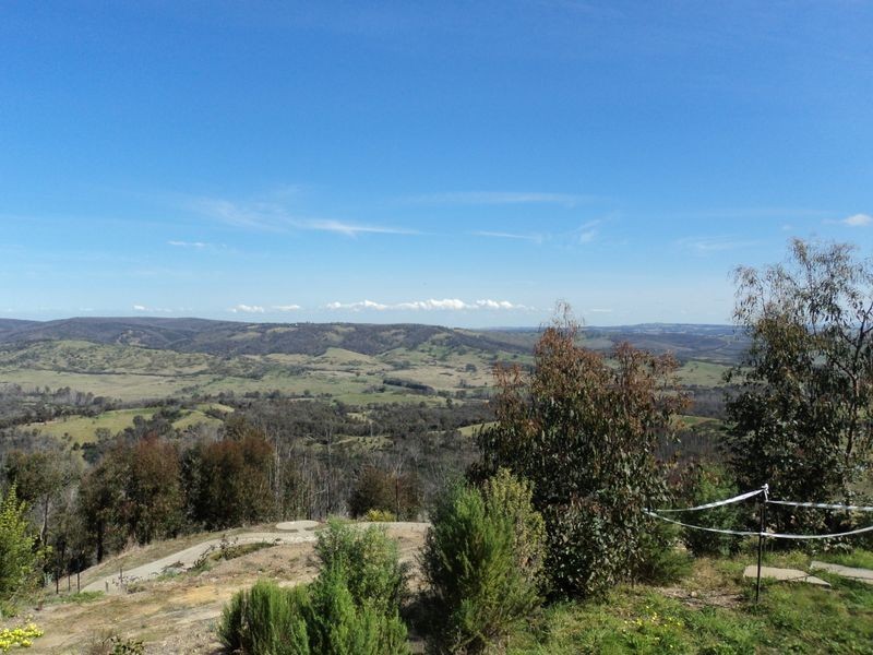 590 Spur Rd, Clonbinane VIC 3658