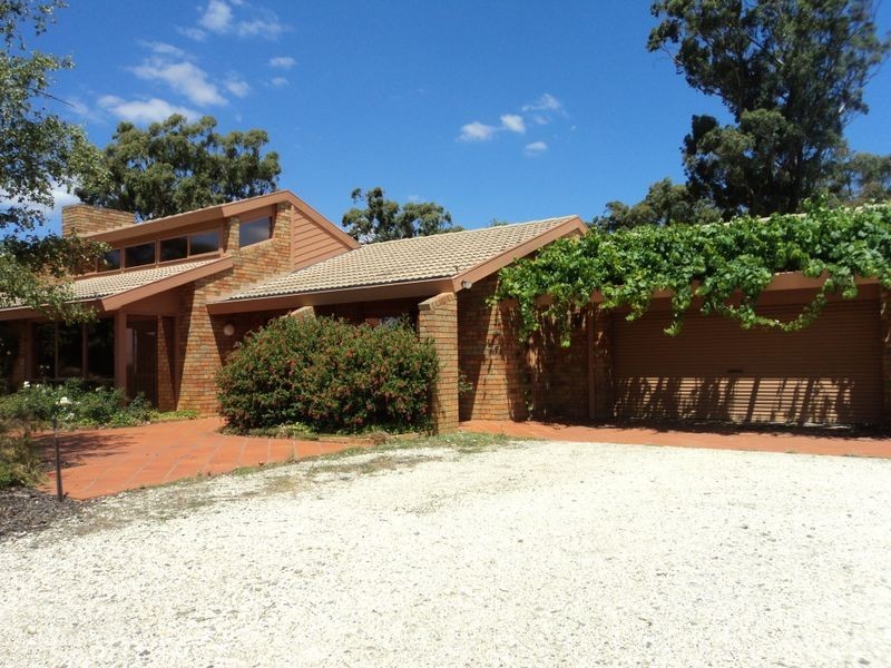 330 Selection Road, Broadford VIC 3658