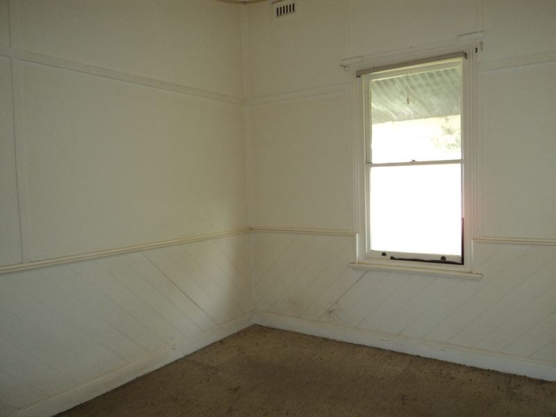 28 Priestley Crescent, Seymour VIC 3660