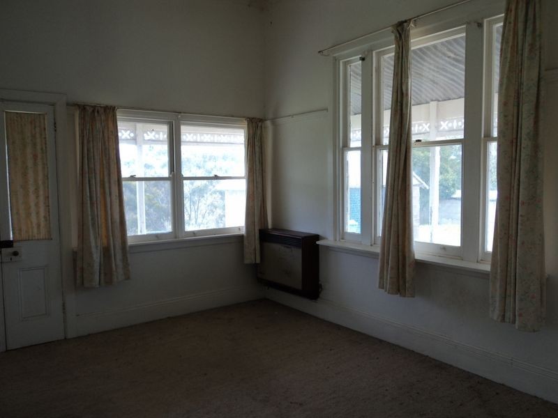 28 Priestley Crescent, Seymour VIC 3660