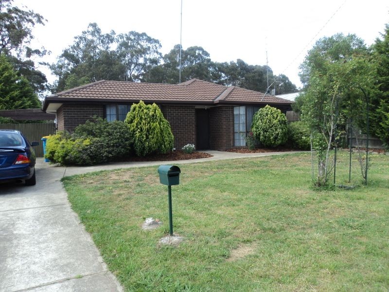 24 Mylson Ave, Broadford VIC 3658