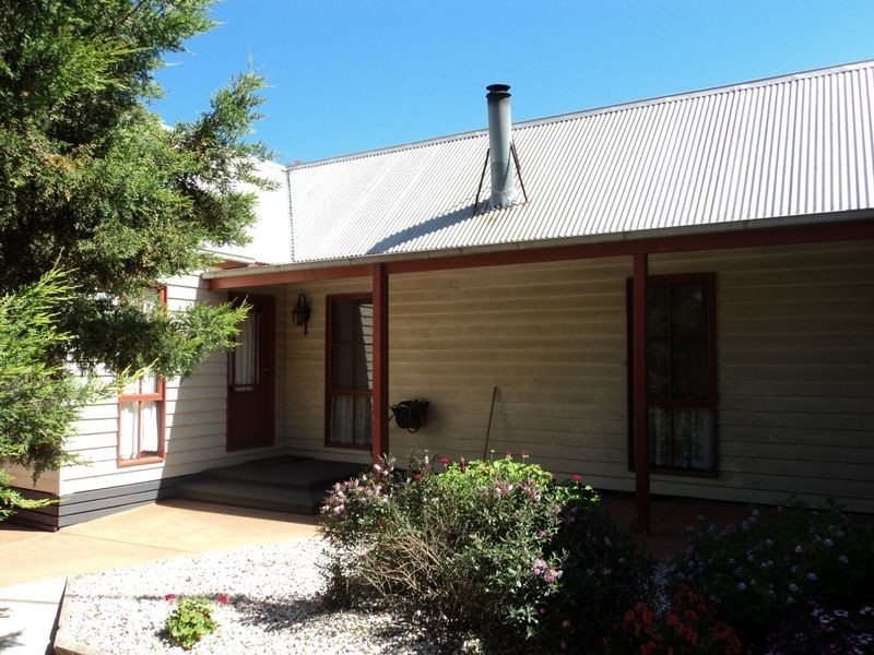 5 Strath Creek Road, Broadford VIC 3658