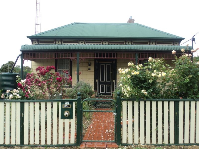 17 Pinniger Street, Broadford VIC 3658