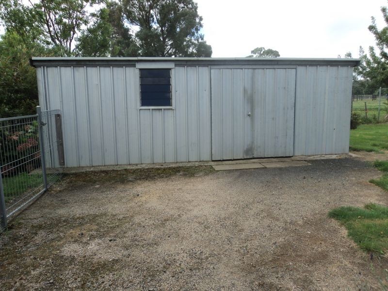 22-24 Burgess Road, Kilmore VIC 3764