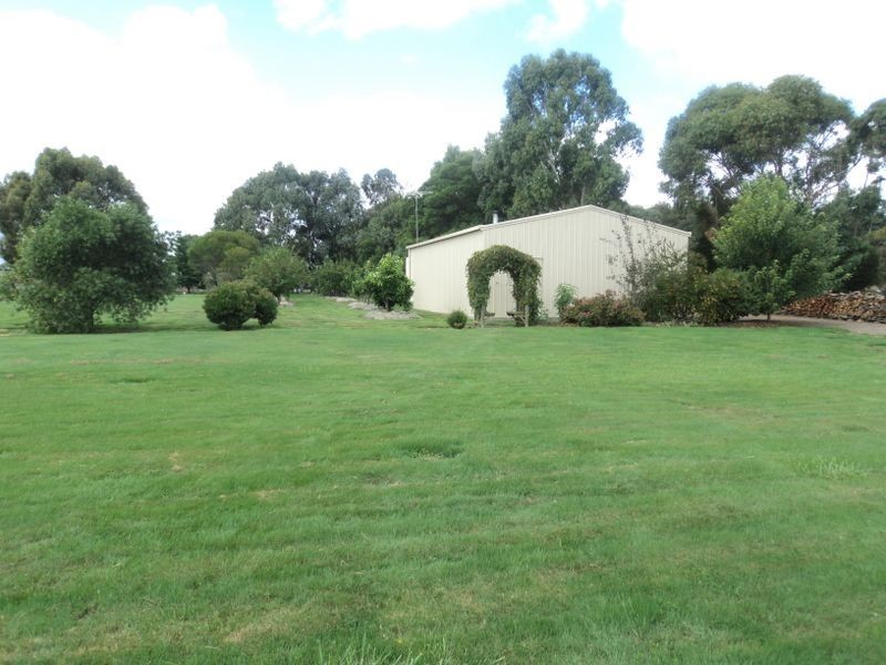 22-24 Burgess Road, Kilmore VIC 3764