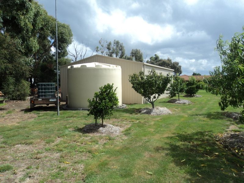 22-24 Burgess Road, Kilmore VIC 3764