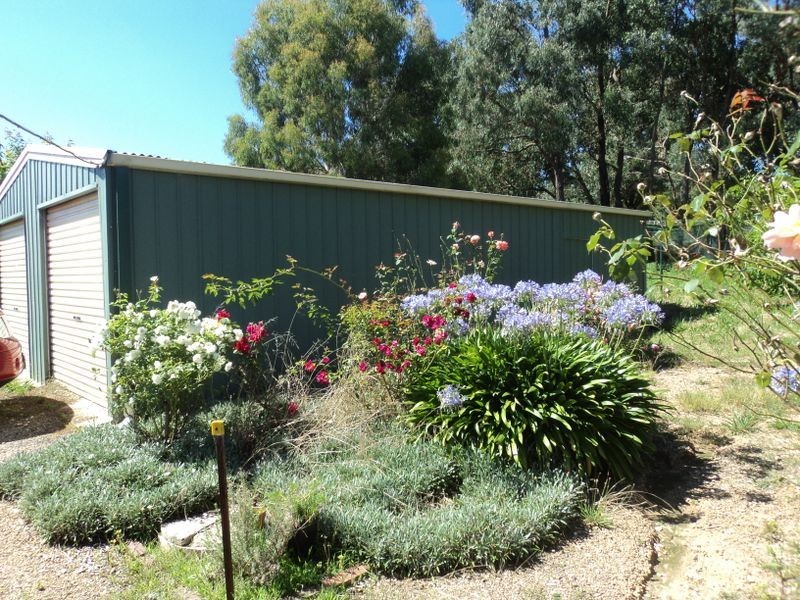 18 Kooralinga Drive, Wandong VIC 3758