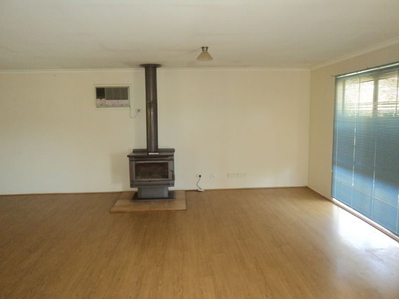 18 Kooralinga Drive, Wandong VIC 3758