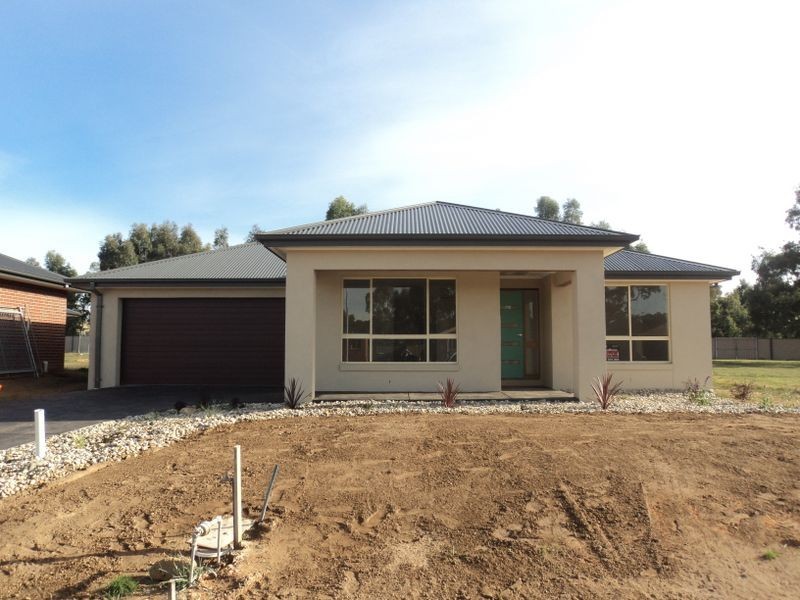 61 Donaldson Drive, Broadford VIC 3658