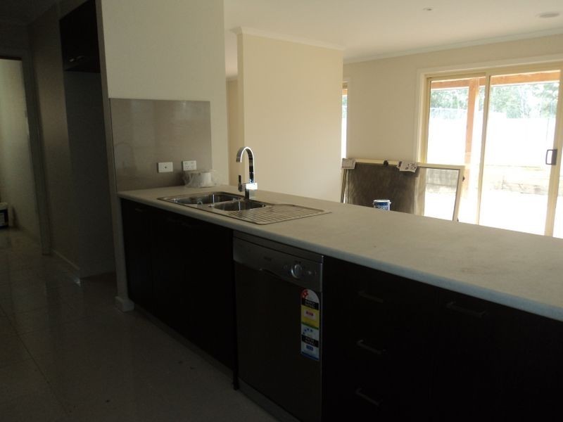 61 Donaldson Drive, Broadford VIC 3658