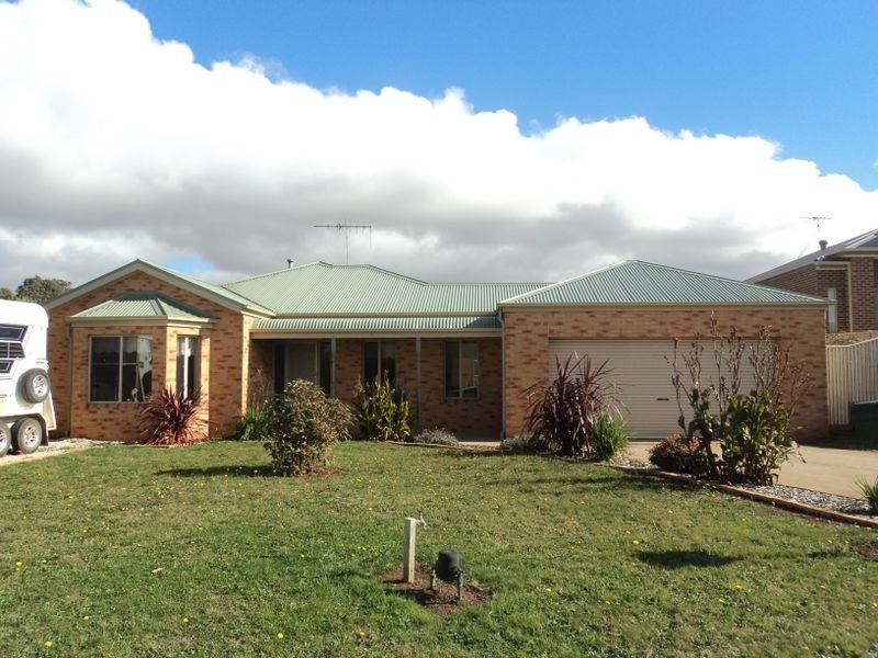 6 Crimmons Way, Kilmore VIC 3764