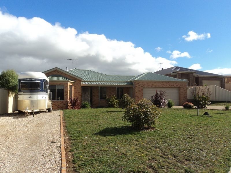 6 Crimmons Way, Kilmore VIC 3764