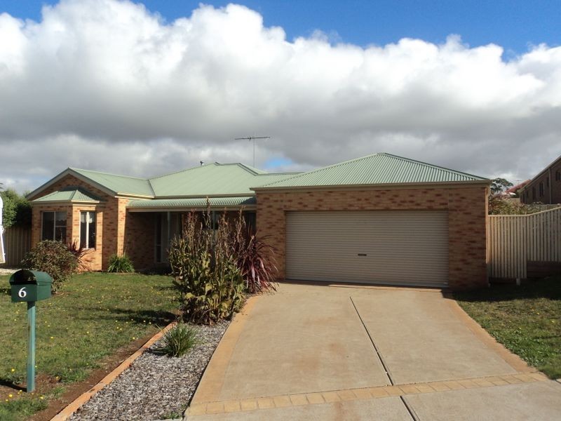 6 Crimmons Way, Kilmore VIC 3764