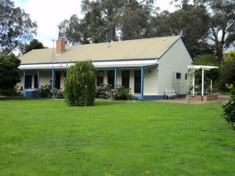24 Casey Crescent, Broadford VIC 3658