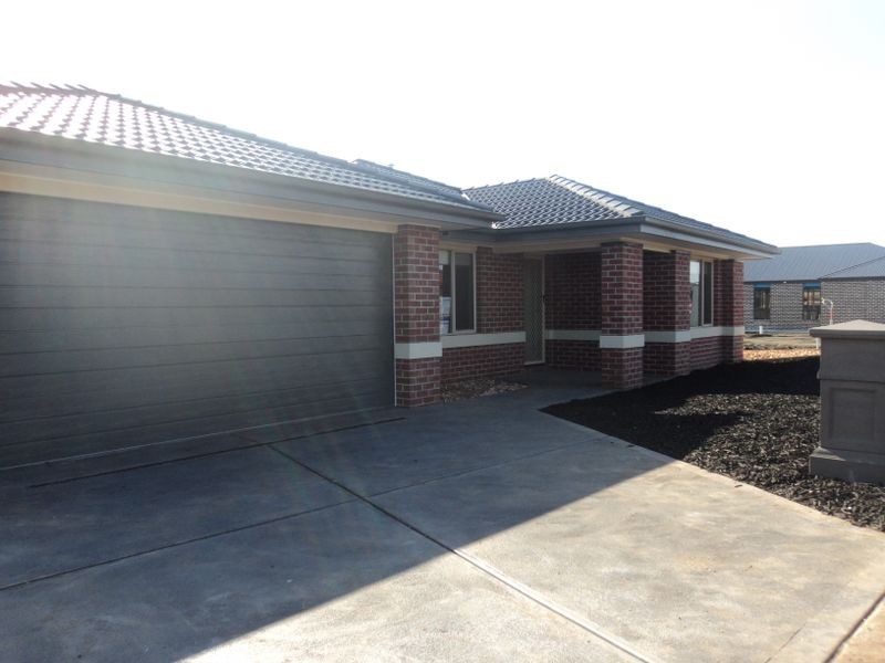 10 Francis Court, Kilmore VIC 3764