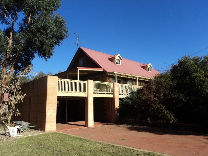 54 Casey Cres, Broadford VIC 3658