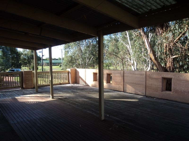 54 Casey Cres, Broadford VIC 3658