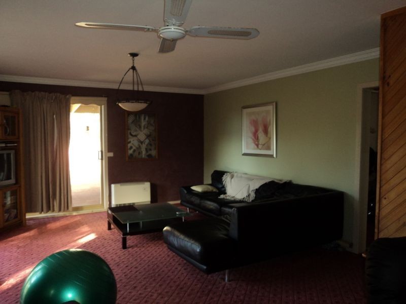 54 Casey Cres, Broadford VIC 3658