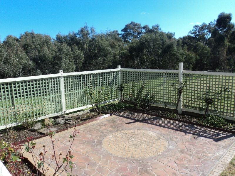 44 Casey Crescent, Broadford VIC 3658