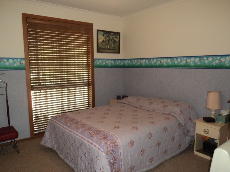 44 Casey Crescent, Broadford VIC 3658