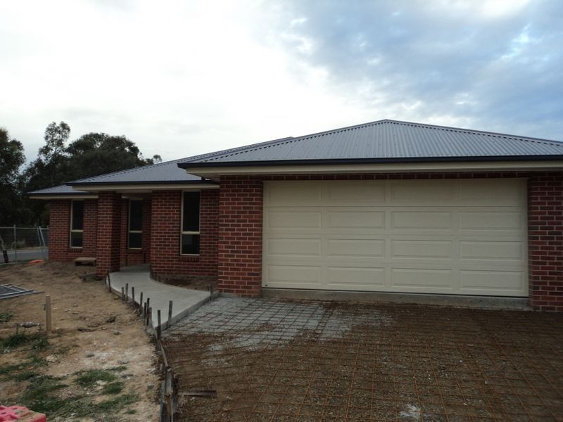 9 Chloe Drive, Broadford VIC 3658