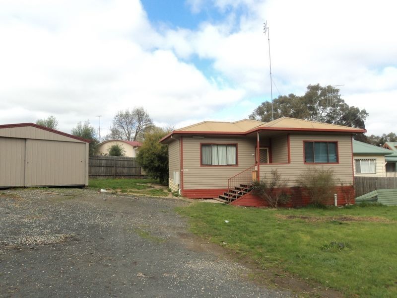 22 The Parade, Broadford VIC 3658