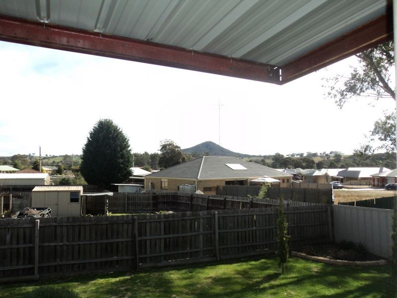 11 Mylson Avenue, Broadford VIC 3658