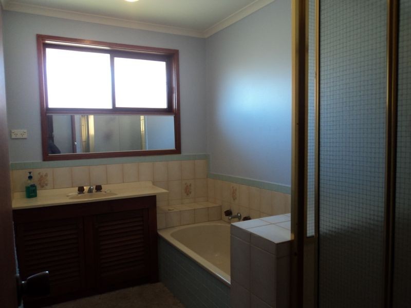 11 Mylson Avenue, Broadford VIC 3658