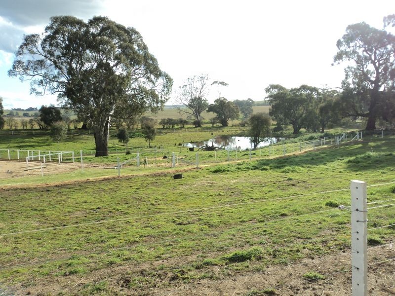 25 Browns Lane, Pyalong VIC 3521