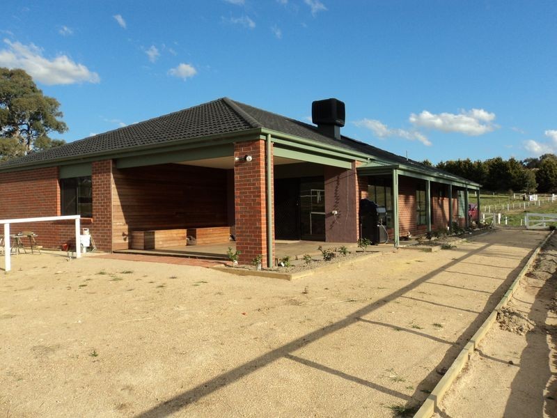 25 Browns Lane, Pyalong VIC 3521