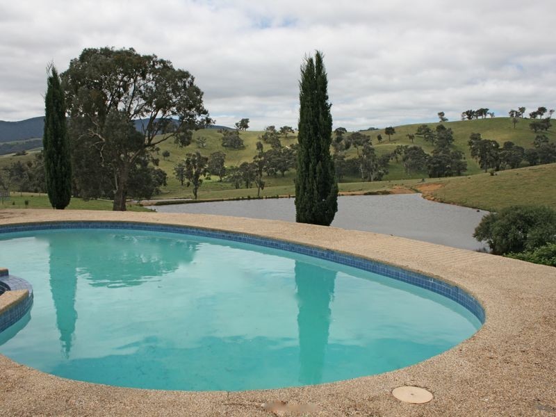 135 Reedy Creek Road, Broadford VIC 3658