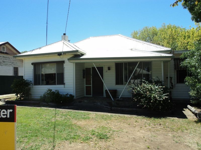 39 Piper Street, Broadford VIC 3658