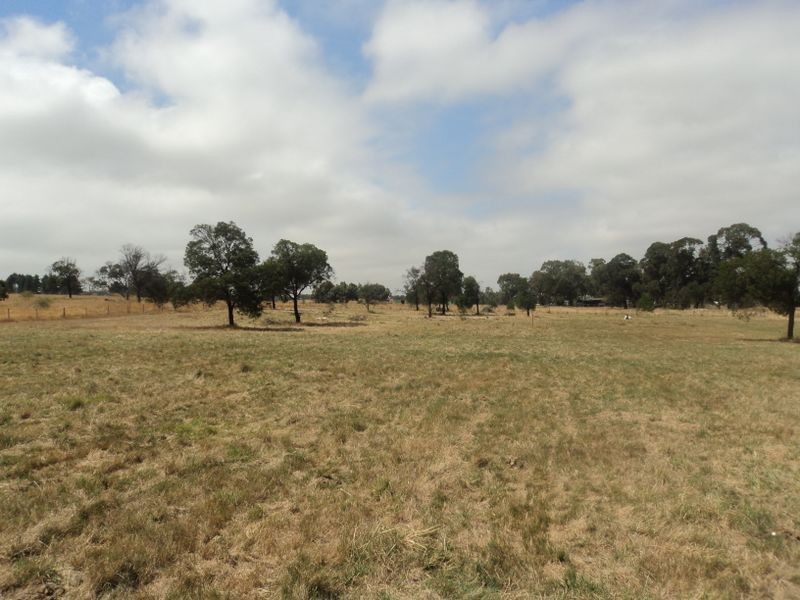 255 Sunday Creek Rd, Broadford VIC 3658