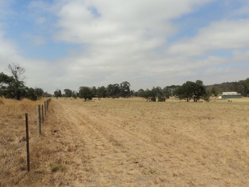 255 Sunday Creek Rd, Broadford VIC 3658