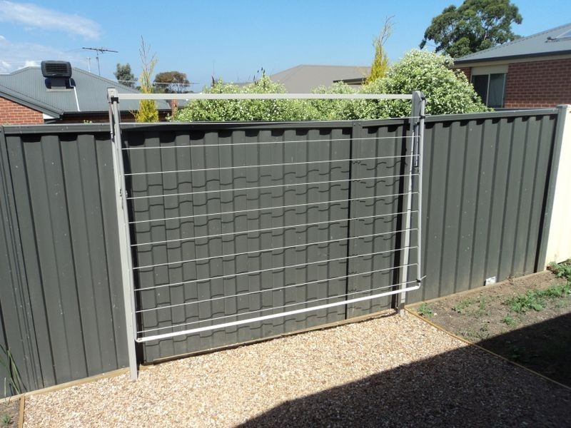 Unit 1/10 Jessica Avenue, Kilmore VIC 3764