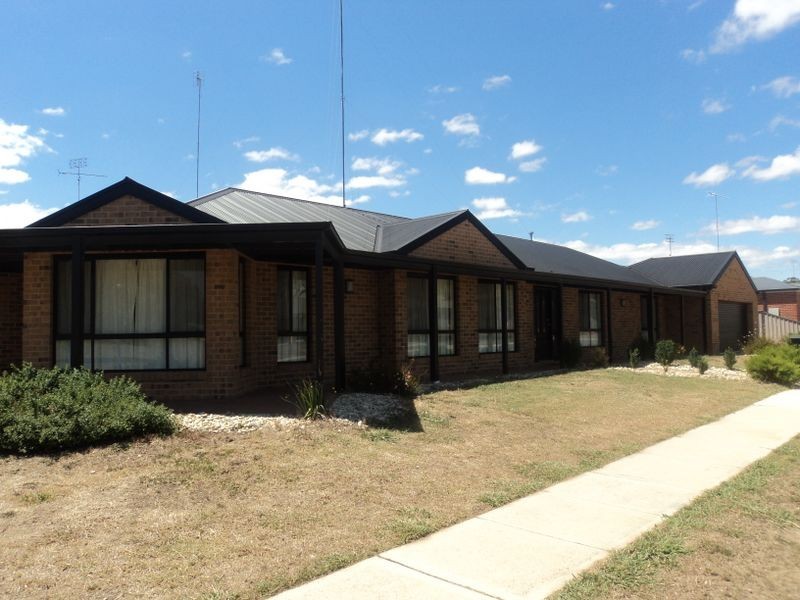 52 Donaldson Drive, Broadford VIC 3658