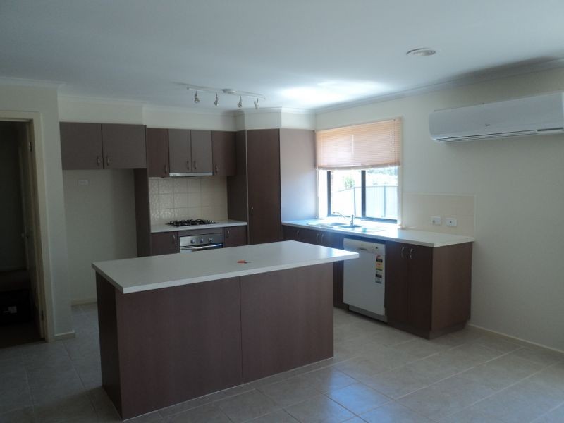 52 Donaldson Drive, Broadford VIC 3658