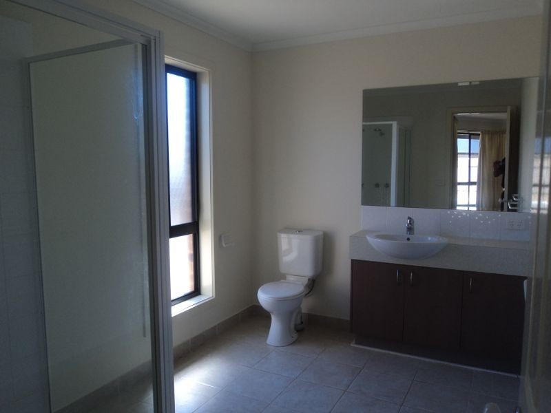 52 Donaldson Drive, Broadford VIC 3658