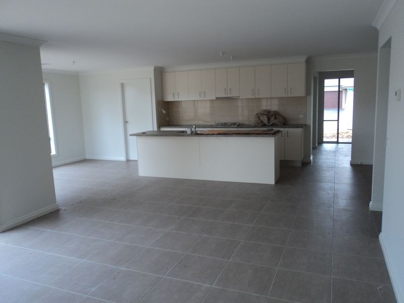 4 Parkland Place, Broadford VIC 3658