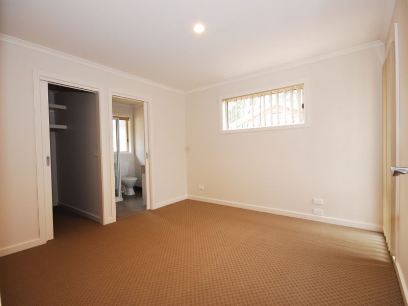 3/3 – 5 Murchison Street, Broadford VIC 3658