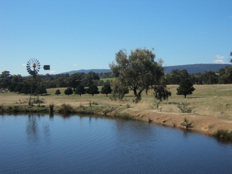 295 Mia Mia Rd, Broadford VIC 3658
