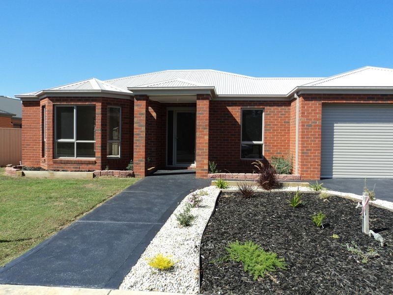 15 Chloe Drive, Broadford VIC 3658
