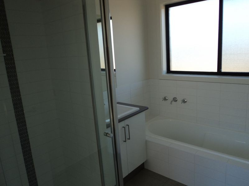 13 Grange Drive, Broadford VIC 3658