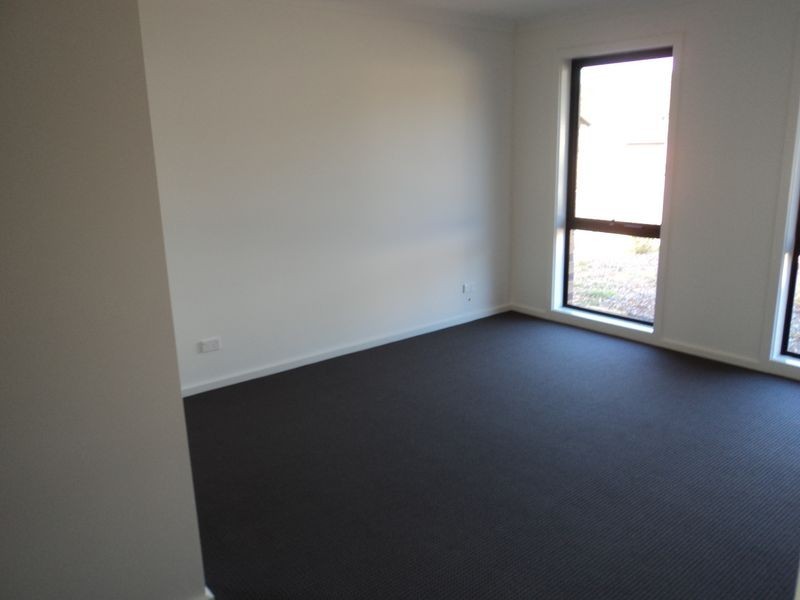 13 Grange Drive, Broadford VIC 3658